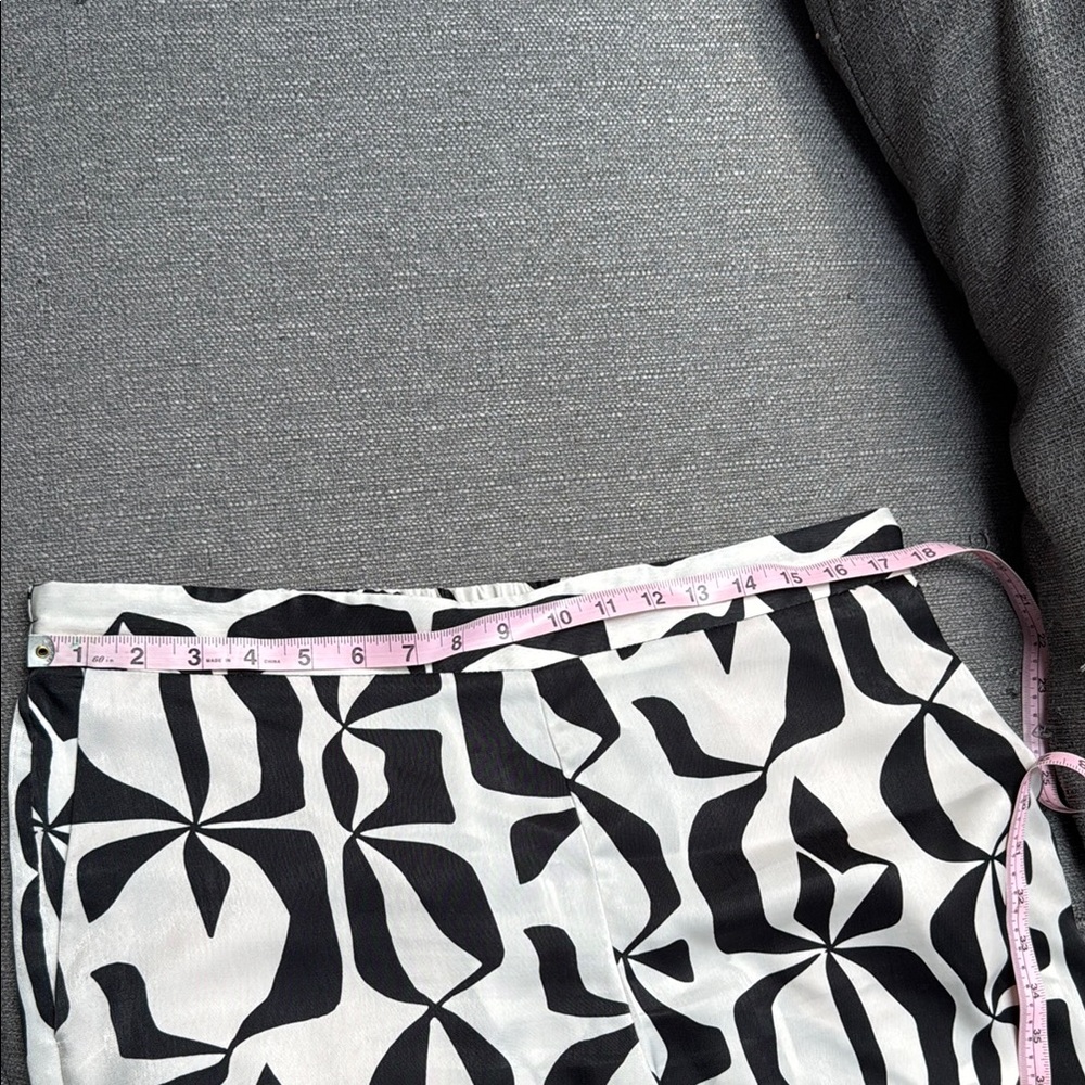 Zara XL satin black and white pants - Picture 4 of 5